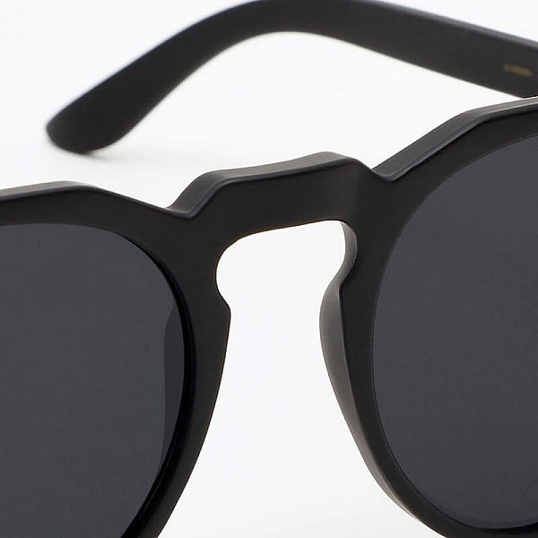 HAWKERS Carbon Black – Dark Warwick 