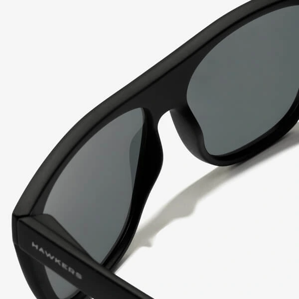 HAWKERS Schwarz Chrom Runway Polarisiert
