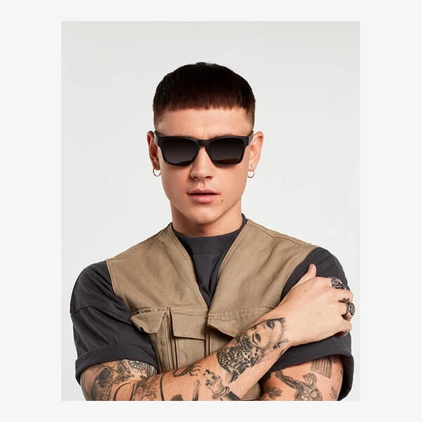 HAWKERS Core Carbono Polarized – Schwarz