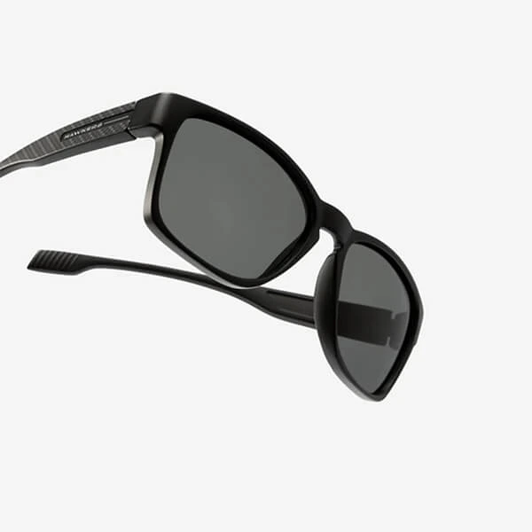 HAWKERS Core Carbono Polarized – Schwarz