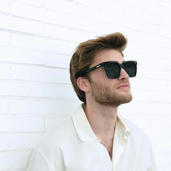 Meller Shaira All Black Polarisiert