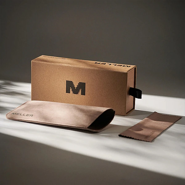 Meller Adisa All Black Polarisiert