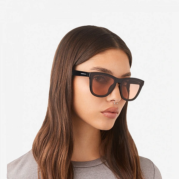 HAWKERS  Downtown Max – Dunkelgrau Rosa Polarisiert 